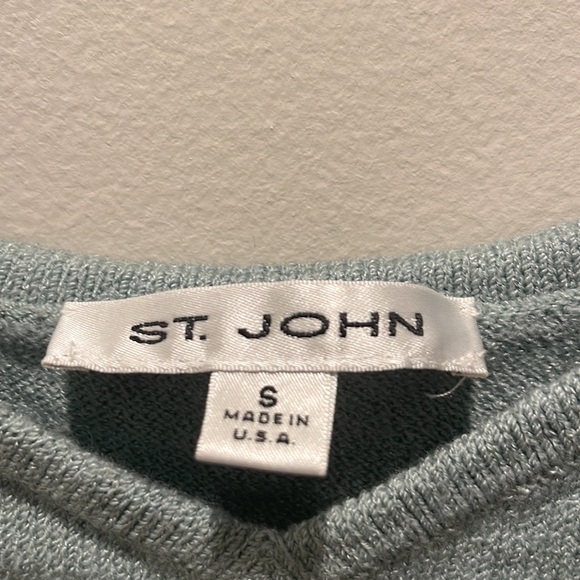 ST. JOHN Cropped V-Neck Tank - Picture 2 of 2